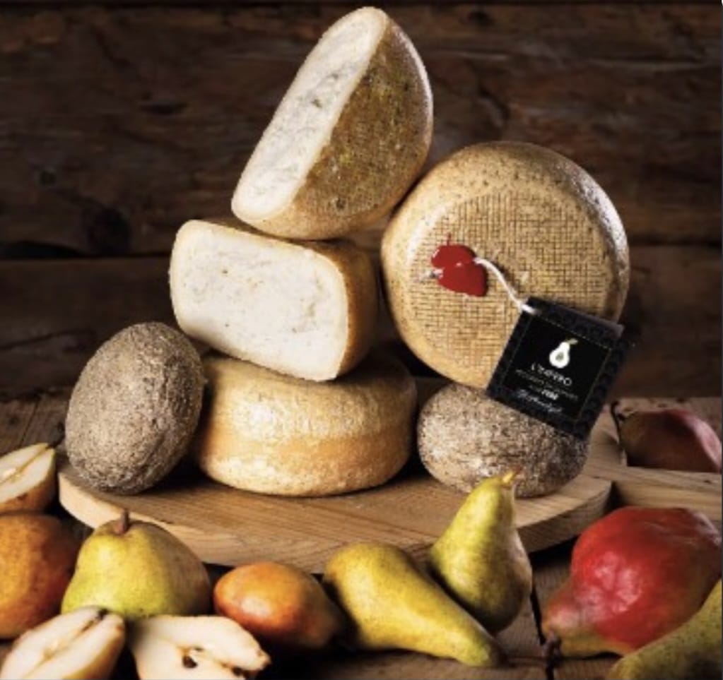 Pecorino Rocca Toscana -αχλάδια - € 26.50 to kg - 1.5 kg